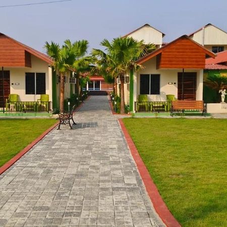New Mouchak Hotel & Resorts Tajpur 외부 사진