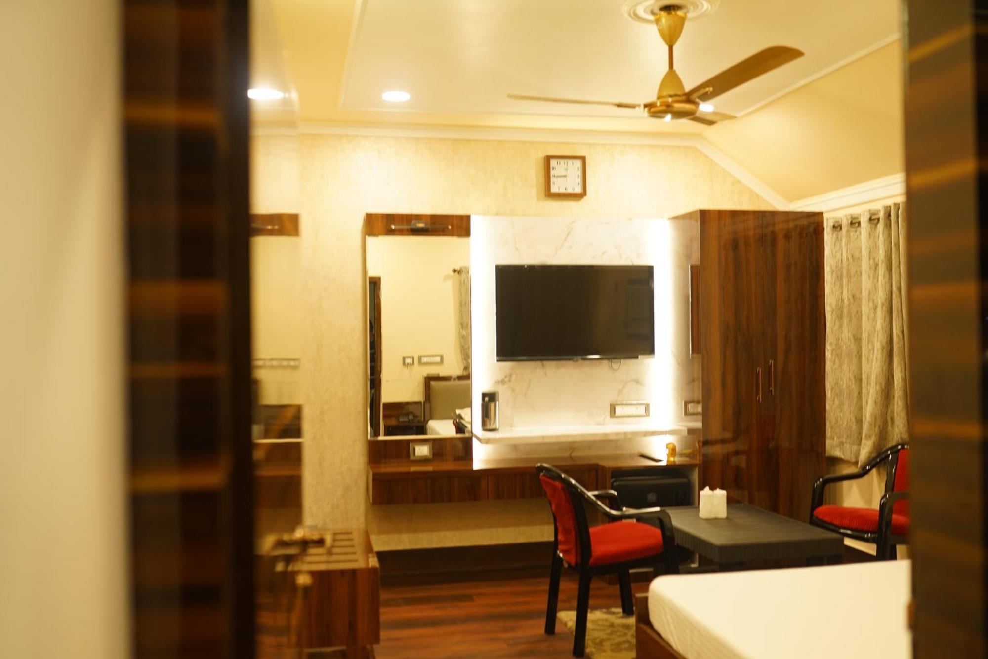 New Mouchak Hotel & Resorts Tajpur 외부 사진