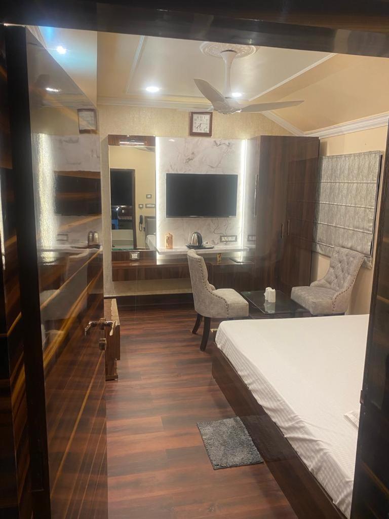 New Mouchak Hotel & Resorts Tajpur 외부 사진
